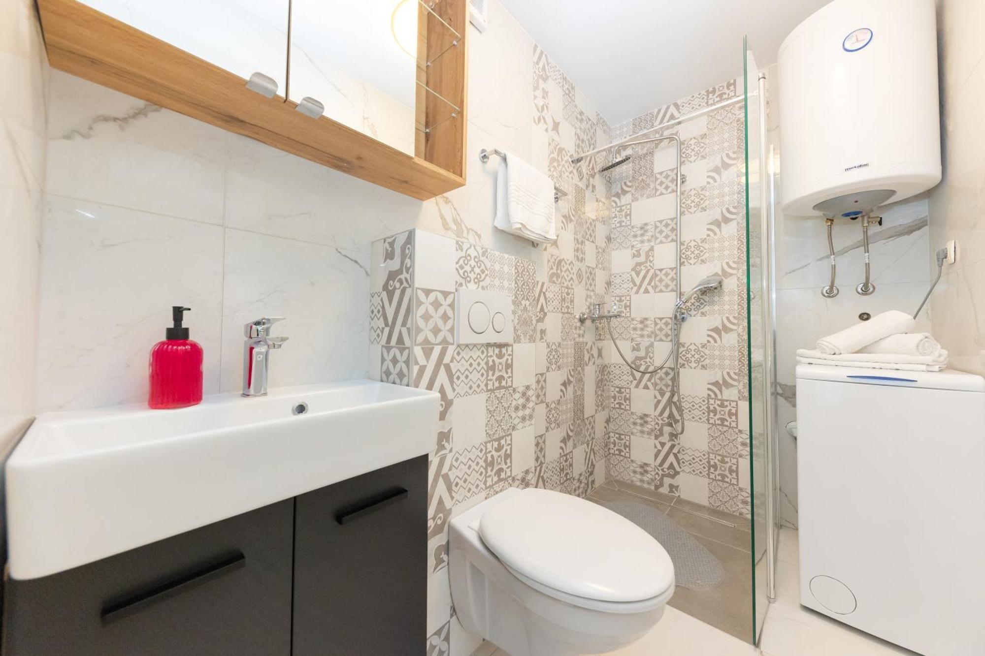 House Niko M With 6 Apartments Сплит Екстериор снимка