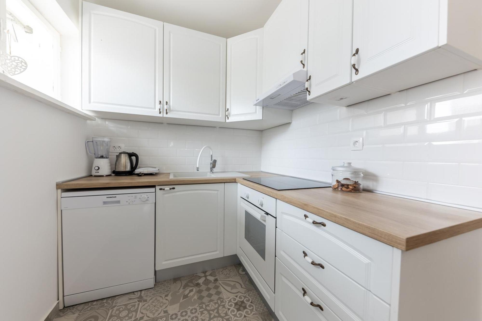 House Niko M With 6 Apartments Сплит Екстериор снимка