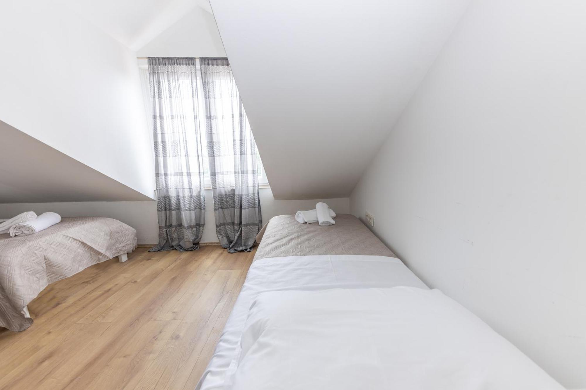 House Niko M With 6 Apartments Сплит Екстериор снимка