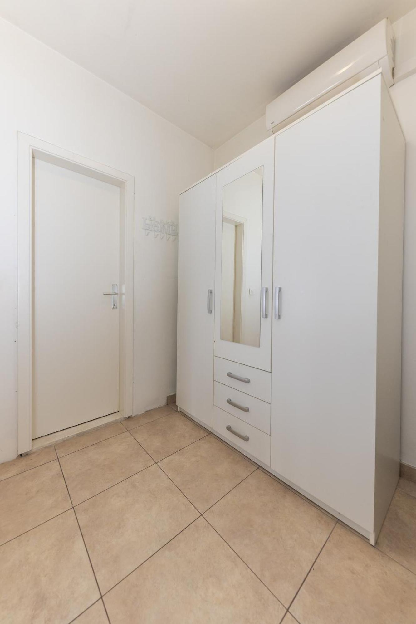 House Niko M With 6 Apartments Сплит Екстериор снимка
