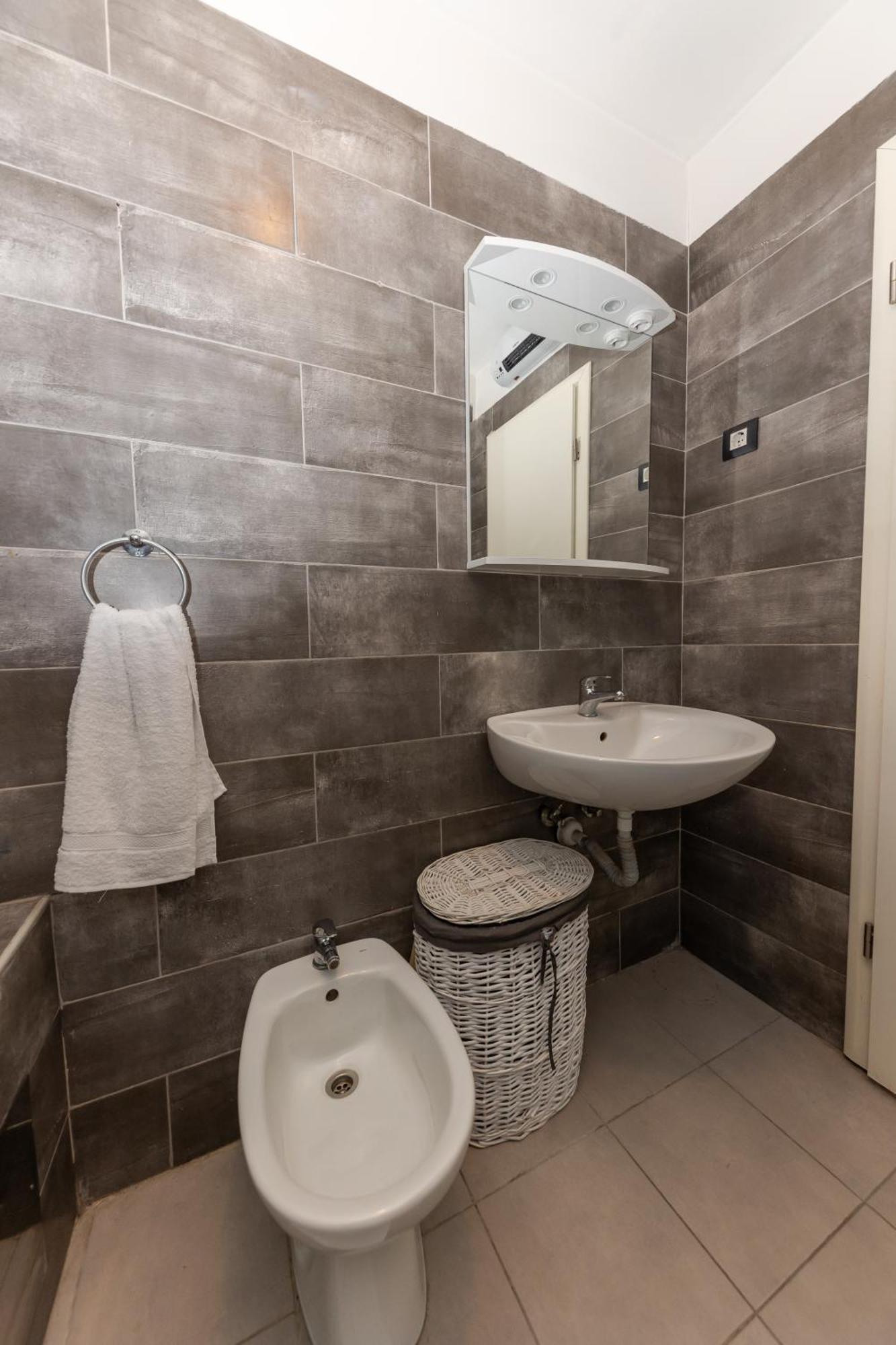 House Niko M With 6 Apartments Сплит Екстериор снимка